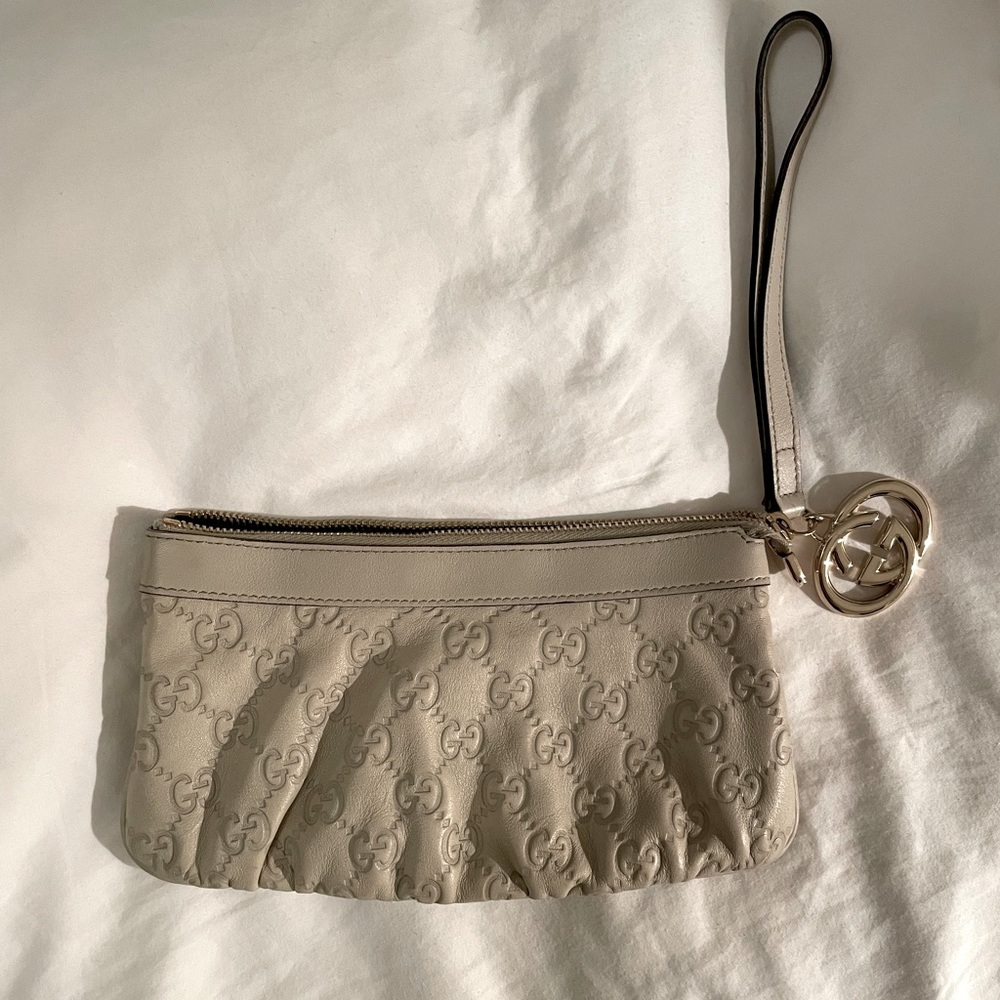 Gucci leather clutch - Off-white color, Excellent condition!